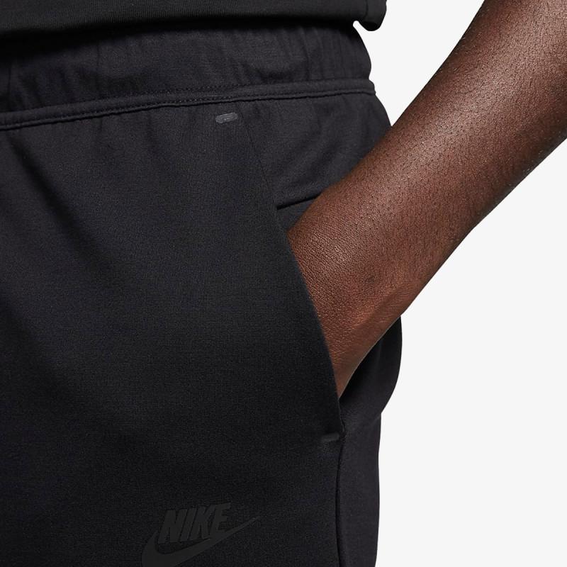 Nike Pantallona të shkurtra Tech Essentials 